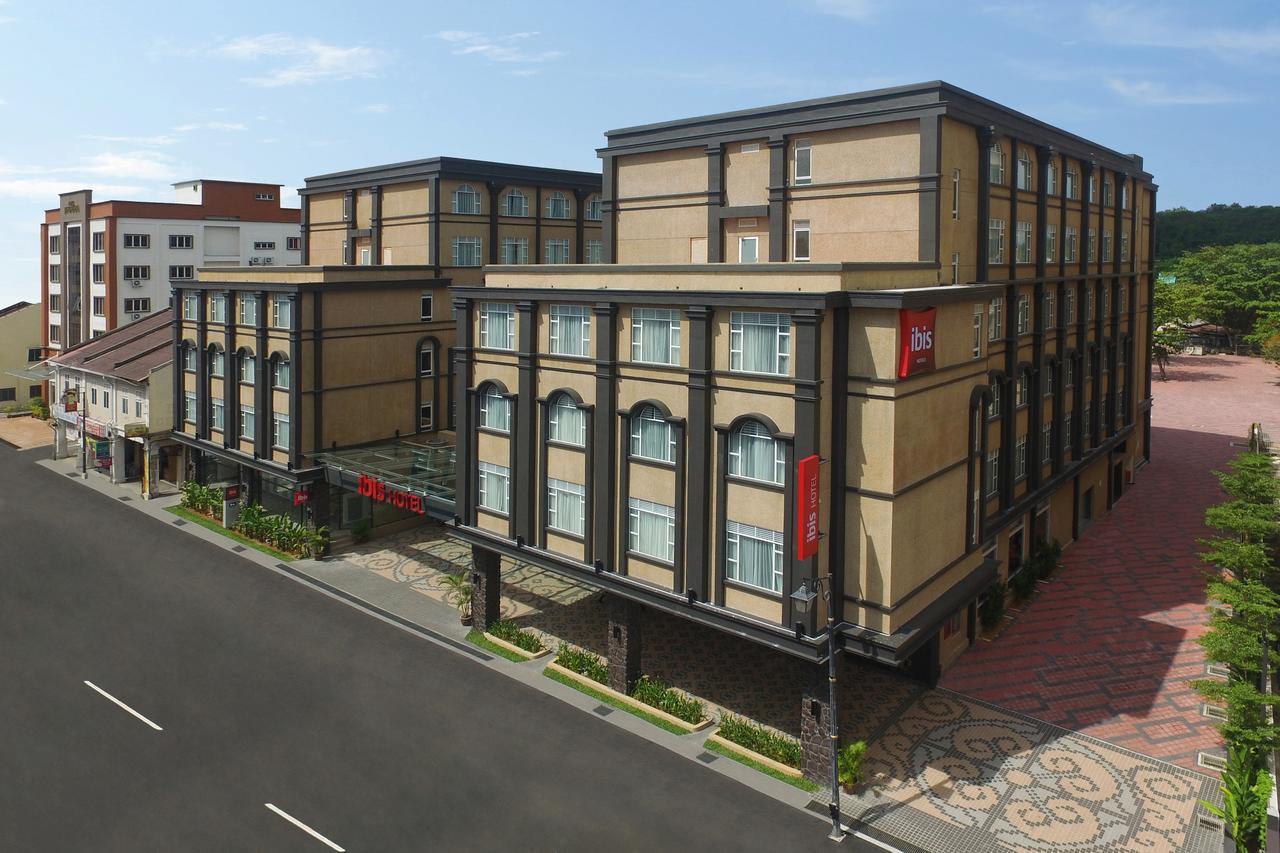 Ibis Hotel 4*
